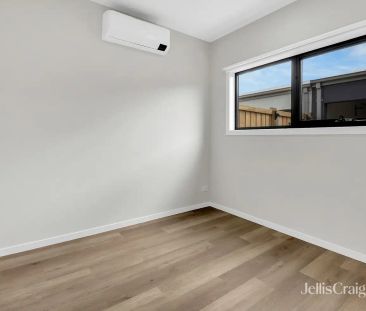 “Three-Bedroom Townhouse in Wyndham Vale” - Photo 6