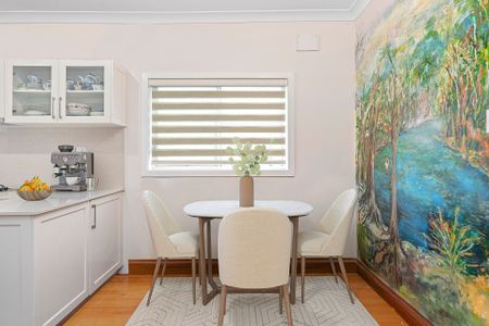 CHARMING FAMILY HOME IN AUBURN!! - Photo 2