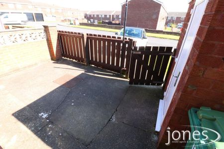 3 bedroom terraced house to rent - Photo 5