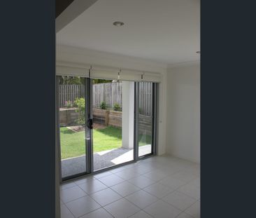 QUALITY HOME WITH AIR CON IN MAIN LIVING AREA AND MAIN BEDROOM - CL... - Photo 2