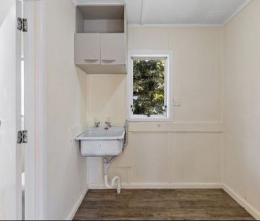 Charming 3BR Home with Deck & AC! - Photo 5