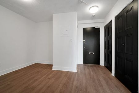 130 Keith Road — Bachelor - Photo 4