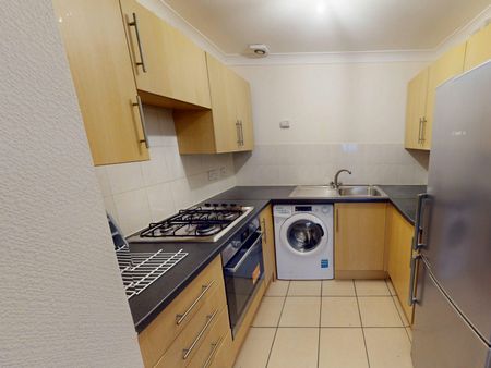 Flat to rent on - Photo 4