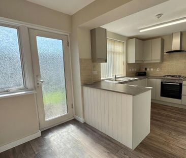 3 bedroom semi-detached house to rent - Photo 6