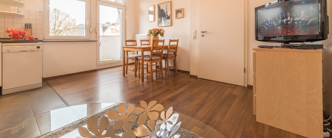 City-Residence: Nette 2-Zimmer-Wohnung in schönem Altbau - Foto 1