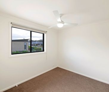 Well located Modern 3 Bedroom Townhouse - Photo 4