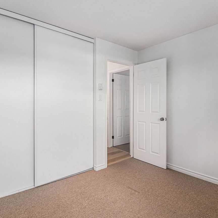 For Lease - 1099 Cadboro Road Unit# 301, Cyrville - Carson Grove - Pineview, Ontario - Photo 1