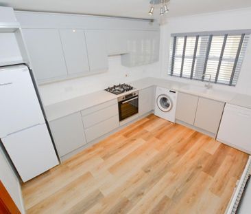 3 bedroom terraced house to rent - Photo 5