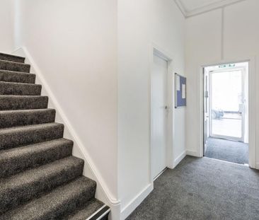 Flat to rent - Photo 2
