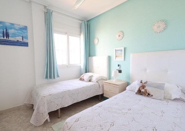 Bungalow con solarium privado en Playa Flamenca. Temporada baja.