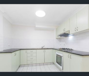 Modern Ground-Floor Apartment in the Heart of Bankstown - Photo 6