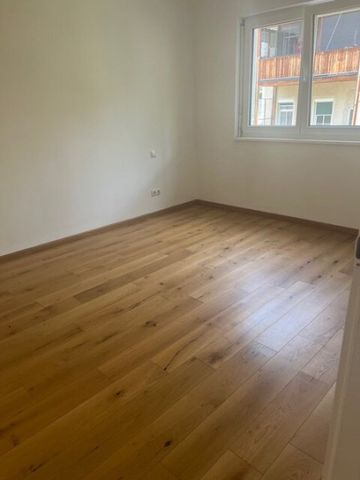 Traumhafte neuwertige 2-Zimmer-Wohnung mit großem Balkon in erstklassiger Lage! - Photo 4