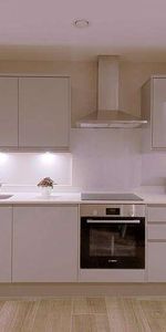 Petersfield Avenue, Slough, SL2 - Photo 3