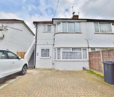 Canterbury Avenue, Slough, Berkshire, SL2 - Photo 2