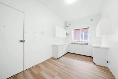 2 Bedroom Apartment Within Walking Distance to Chatswood CBD - Photo 5