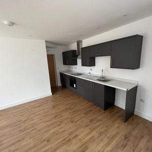 2 bedroom end of terrace house to rent - Photo 2