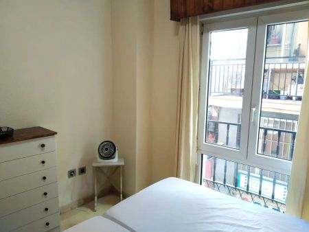 Apartamento de alquiler en Granados, Centro Histórico - Photo 3