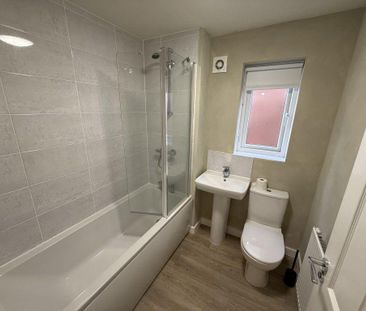 2 bedroom semi-detached house to rent - Photo 5