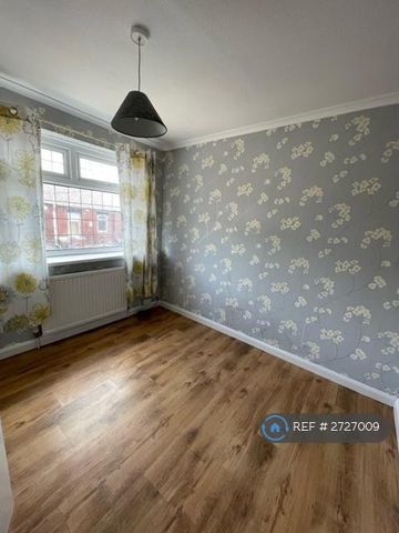 2 bedroom semi-detached house to rent - Photo 3
