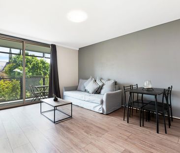 FULLY FURNISHED - GREAT LOCATION - Photo 2