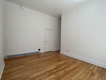 376 Rue St Viateur O., Montréal (Le Plateau-Mont-Royal), QC H2V - Photo 4