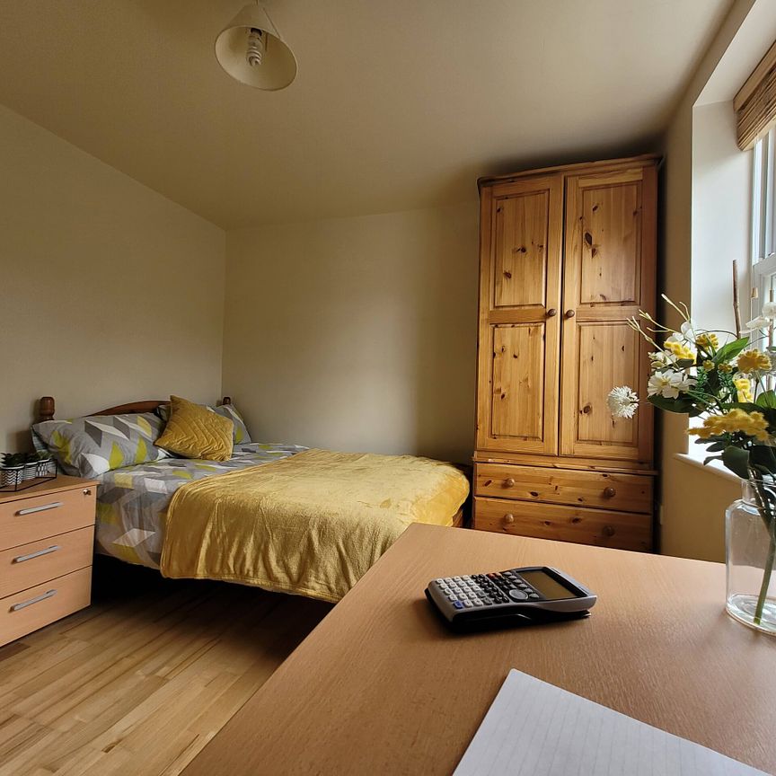 2 Bedrooms, 14 Willowbank Mews Flat 4 – Student Accommodation Coventry - Photo 1