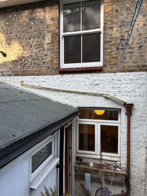 2 Bed Terraced House, Lovers Walk Cottages, BN1 - Photo 1