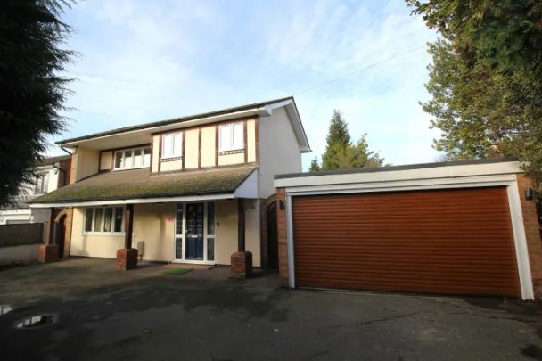 CM12, Western Road, Billericay - Photo 1