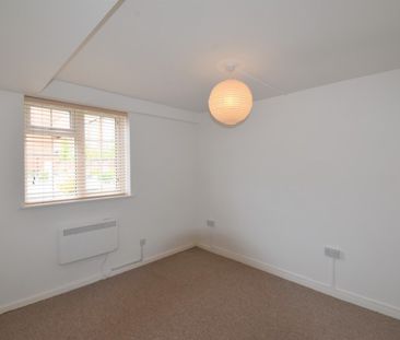 2 bedroom Apartment - LONGCROFT HOUSE, WELWYN GARDEN CITY - Photo 5