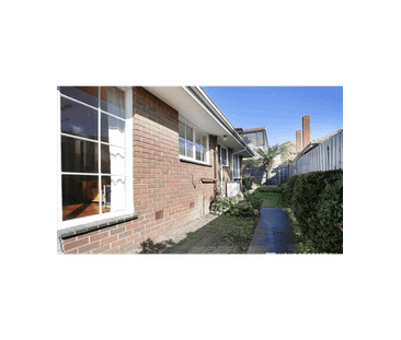 Charming, Low-Maintenance Living in a Prime Loc - Photo 5