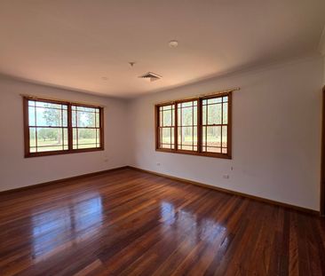 Breathtaking Valley Views – Peaceful Family Living - Photo 2