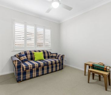 9 Roseberry Parade, Wynnum West. - Photo 1