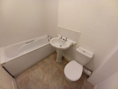 2 bedroom terraced house to rent - Photo 4