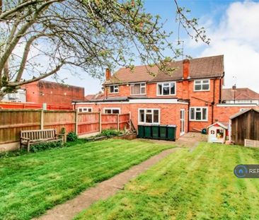 3 bedroom semi-detached house to rent - Photo 2