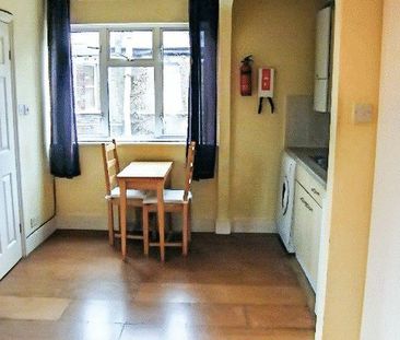 Studio to rent - Photo 5