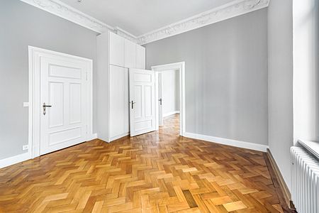 Schwabing - Herrschaftliche Altbau-Wohnung mit ca. 3,40 Metern Raumhöhe - Foto 4