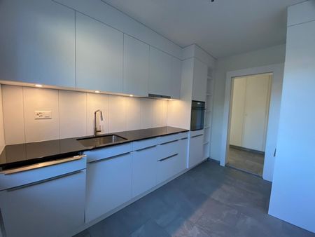 For rent in Orpond: stylishly renovated 4-room apartment with sunny balcony in a well-maintained building. - Foto 5