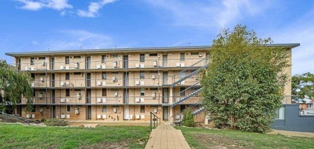 EXPERIENCE A COZY AND QUIET LIFESTYLE IN THE HEART OF NORTH PERTH - Photo 1