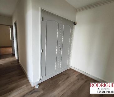 Location Appartement 4 pièces 81m² POITIERS 86000 - Photo 5