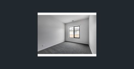 Near New 3 Bedroom Townhome at Brompton Estate - large balcony and light, bright, open plan living! - Photo 4