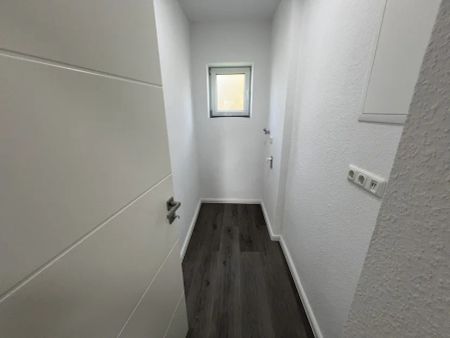 Traumwohnung, 4 ZKB, 1.OG, 100 m2 WF/NF, Walk-In-Dusche, Keller, Dachboden, Gartenanteil, saniert - Foto 4