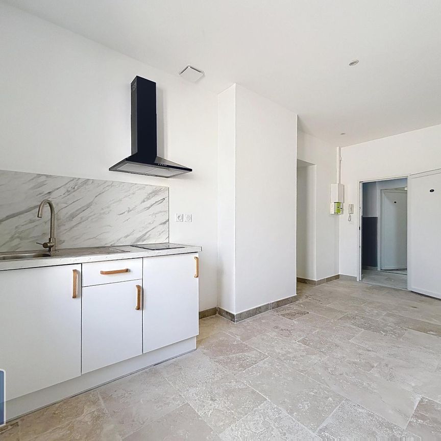 Location Appartement 2 pièces 35m² BAGNOLS SUR CEZE 30200 - Photo 1