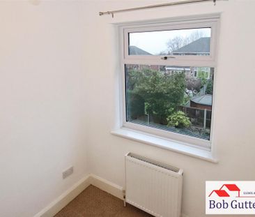 3 bedroom semi-detached house to rent - Photo 6