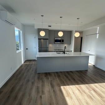 BEST AMENITIES IN KELOWNA 1 bedroom 1 bath - Photo 3