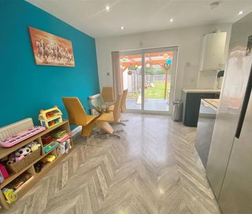 3 bedroom semi-detached house to rent - Photo 3