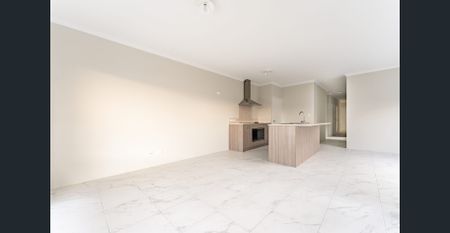 Modern 3-Bedroom, 2-Bathroom Duplex in the Heart of Baldivis - Photo 4