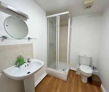 2 bedroom flat to rent - Photo 6