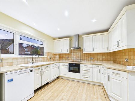 3 bedroom semi-detached house to rent - Photo 3