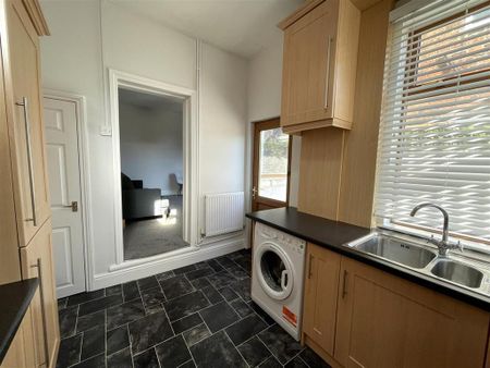 1 bedroom in a house share to rent - Photo 5