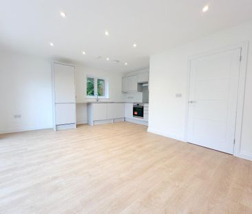 2 bedroom semi-detached house to rent - Photo 4